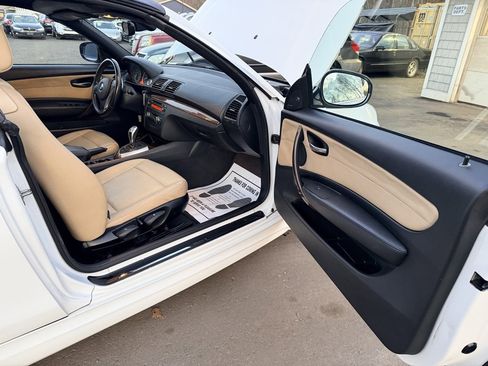 Used 2011 BMW 135i Convertible image 24