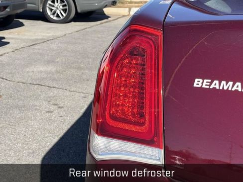 Used 2022 Chrysler 300 Touring image 10