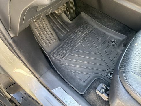 Used 2024 Toyota Grand Highlander Limited image 17