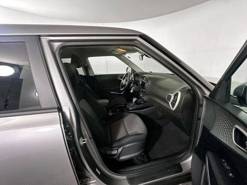 Used 2025 Kia Soul LX w/ LX Technology Package FWD image 29