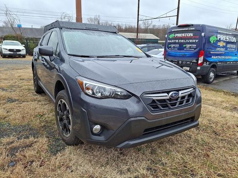 Used 2023 Subaru Crosstrek 2.0i Premium image 5