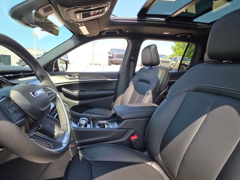 New 2026 Jeep Grand Cherokee L Limited AWD/4WD image 23