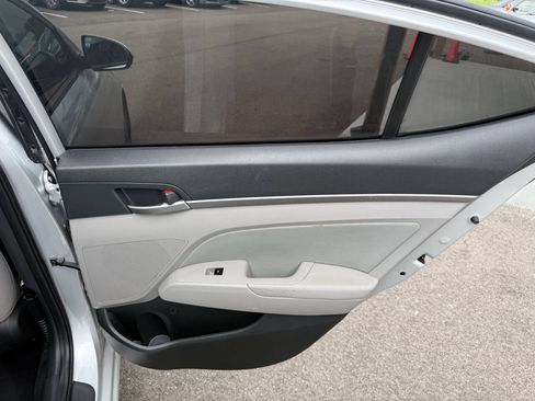 Used 2018 Hyundai Elantra SEL FWD image 15