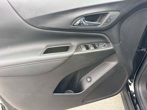 Used 2023 Chevrolet Equinox RS FWD image 22