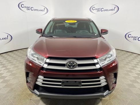 Used 2019 Toyota Highlander XLE AWD/4WD image 2
