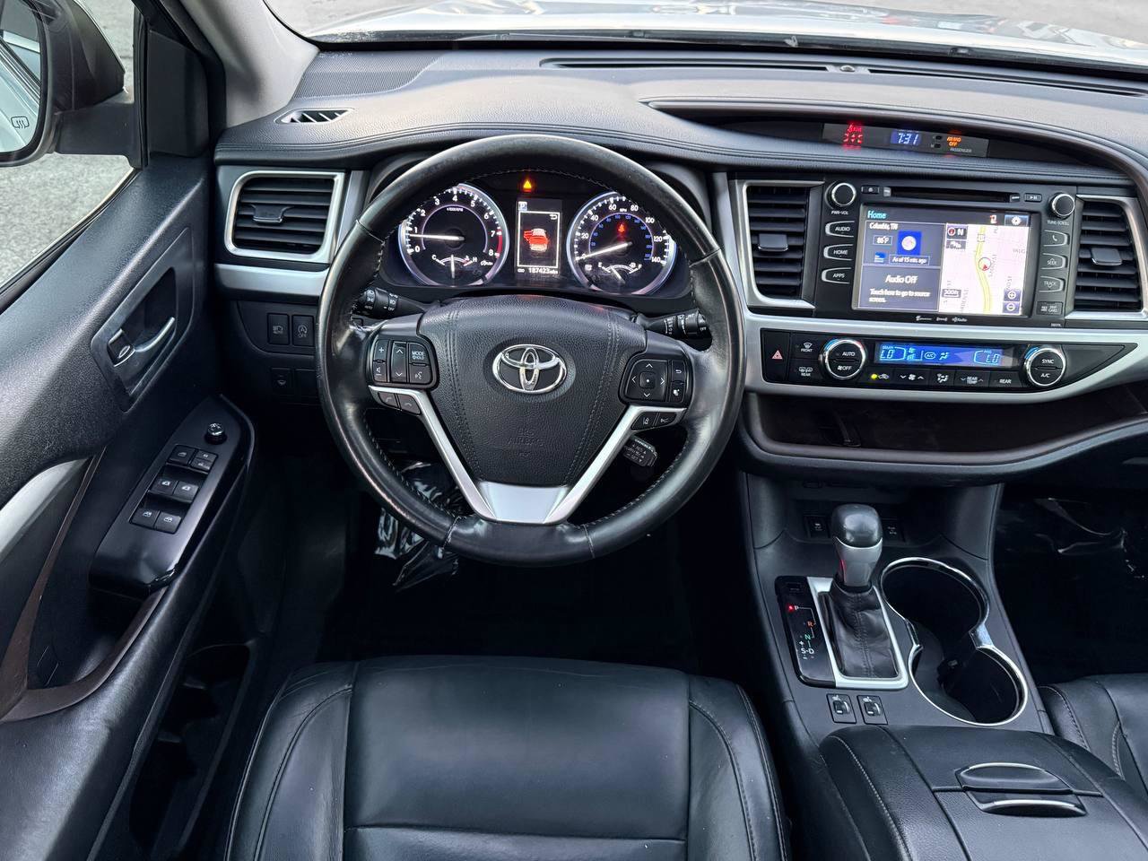 Used 2017 Toyota Highlander XLE AWD/4WD image 51