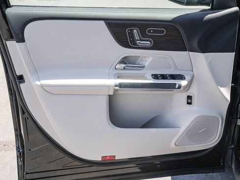 New 2026 Mercedes-Benz GLB 250 4MATIC image 19