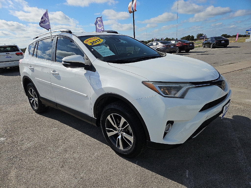 Used 2017 Toyota RAV4 XLE FWD image 10
