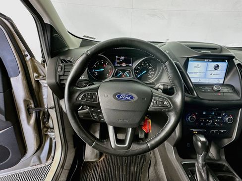 Used 2017 Ford Escape SE w/ SE Leather Comfort Package AWD/4WD image 11