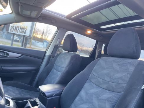 Used 2015 Nissan Rogue SV w/ SV Premium Package image 8