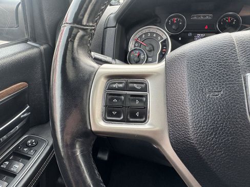 Used 2016 RAM 1500 Laramie w/ Convenience Group AWD/4WD image 18