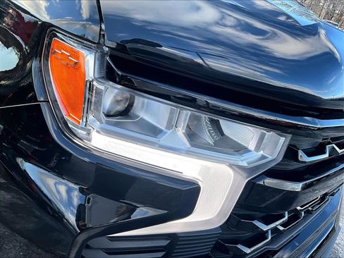 Used 2024 Chevrolet Silverado 1500 LT Trail Boss w/ Convenience Package II image 32