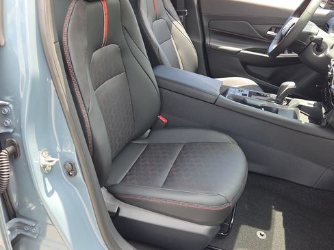 New 2026 Nissan Sentra SR w/ SR Premium Package FWD image 13