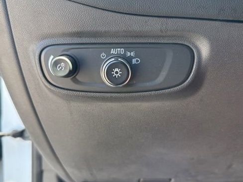 Used 2020 Chevrolet Equinox LS w/ LS Convenience Package FWD image 10