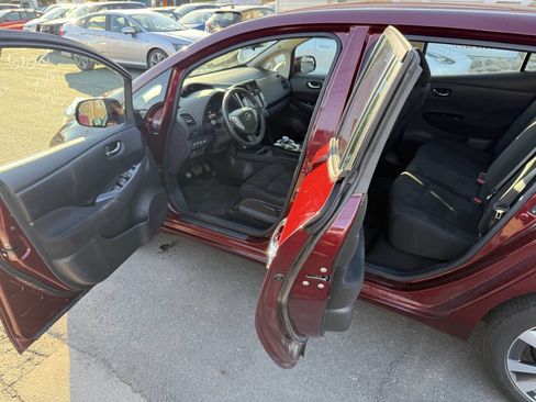 Used 2017 Nissan Leaf SV FWD image 11