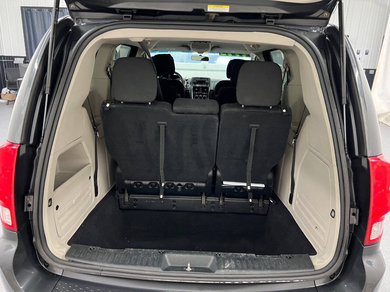 Used 2011 Dodge Grand Caravan Express FWD image 13