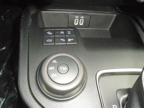 Used 2019 Ford Ranger Lariat w/ Equipment Group 501A Mid image 16