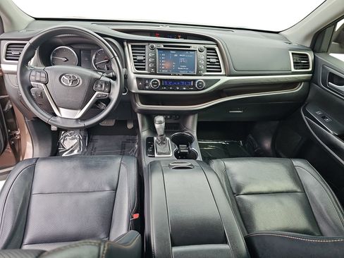 Used 2017 Toyota Highlander Limited FWD image 9