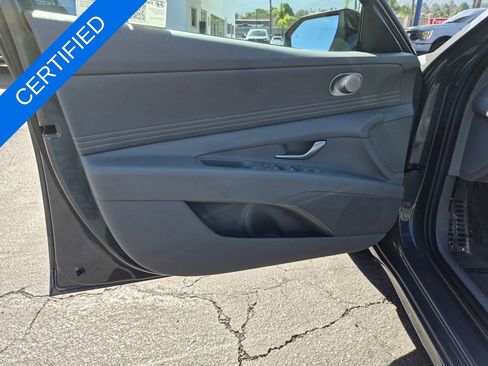 Used 2025 Hyundai Elantra SEL image 11