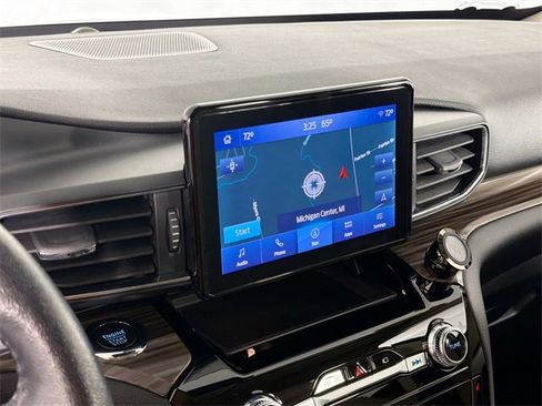 Used 2022 Ford Explorer Limited image 13