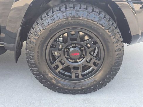 Used 2023 Toyota 4Runner TRD Off-Road Premium w/ Moonroof Package AWD/4WD image 9