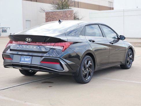 New 2026 Hyundai Elantra SEL Sport Premium image 4