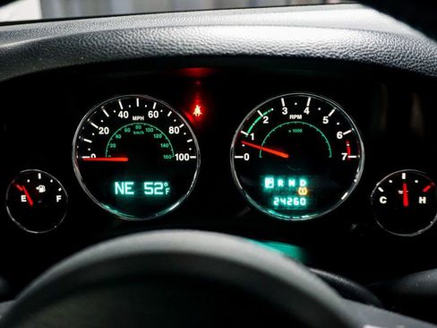 Used 2012 Jeep Wrangler Unlimited Sahara w/ Connectivity Group image 21