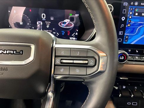 Used 2024 GMC Canyon Denali AWD/4WD image 23