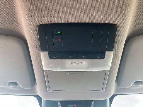 Used 2025 Nissan Rogue SV FWD image 15