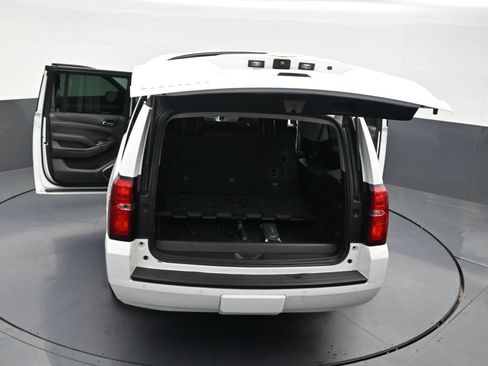 Used 2020 Chevrolet Suburban LS RWD image 35
