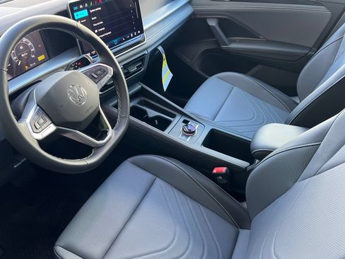 New 2026 Volkswagen Tiguan SE AWD/4WD image 10