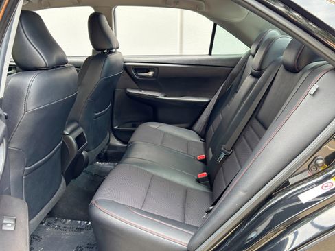 Used 2017 Toyota Camry SE FWD image 32