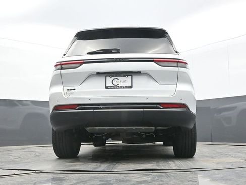 Used 2023 Jeep Grand Cherokee Altitude image 56