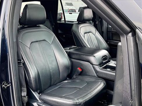 Used 2021 Ford Expedition Limited image 11