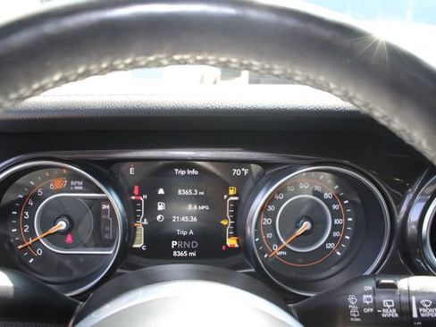 Used 2022 Jeep Wrangler Unlimited Sahara AWD/4WD image 18