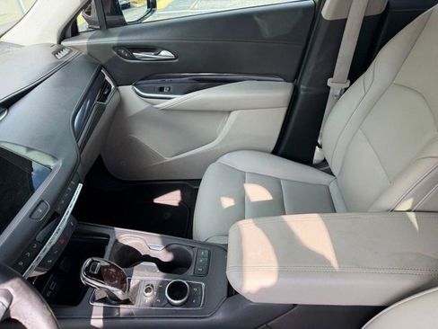Certified 2023 Cadillac XT4 Luxury w/ Cold Weather Package FWD image 14