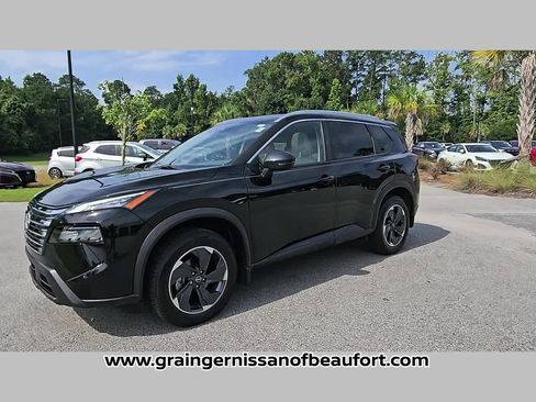 Used 2024 Nissan Rogue SV w/ SV Premium Package FWD image 22
