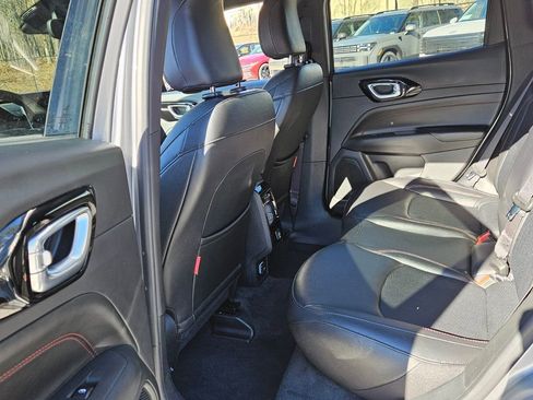 Used 2024 Jeep Compass Trailhawk image 6