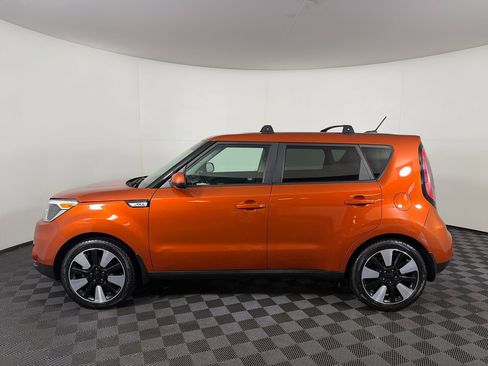 Used 2018 Kia Soul + FWD image 16