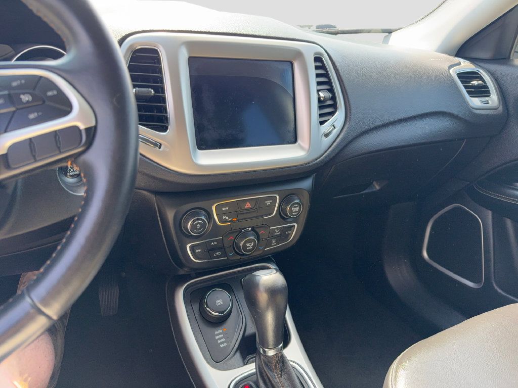 Used 2018 Jeep Compass Latitude w/ Popular Equipment Group AWD/4WD image 18