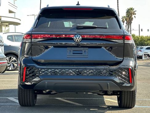 New 2026 Volkswagen Tiguan SE R-Line FWD image 6