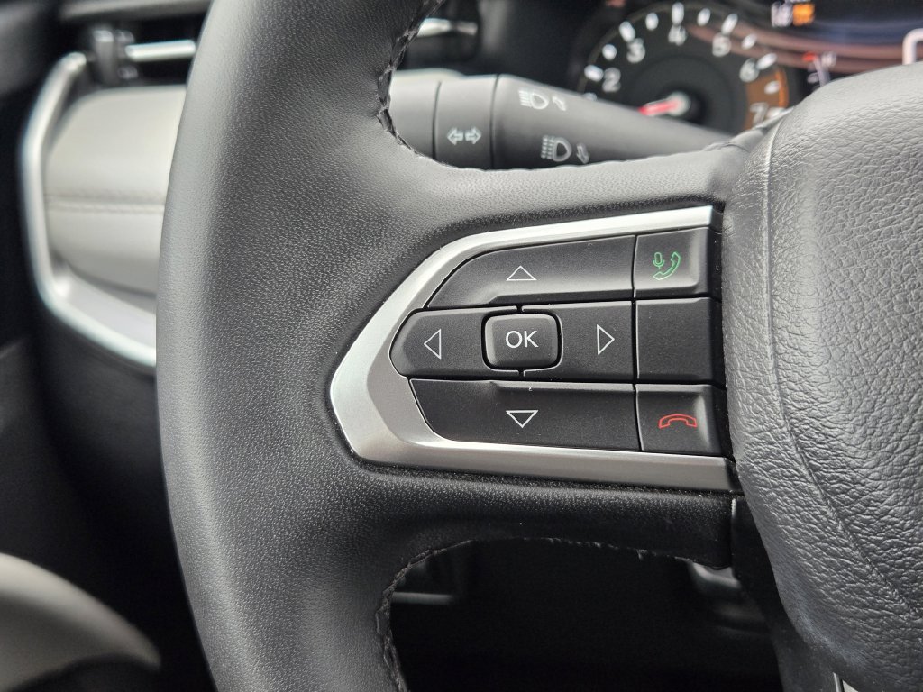 Used 2025 Jeep Compass Limited AWD/4WD image 27