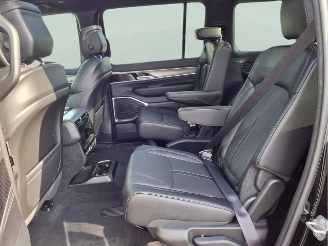 New 2026 Jeep Grand Wagoneer 4WD w/ Premium Group I image 17