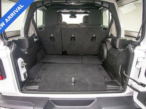 Used 2024 Jeep Wrangler Unlimited Rubicon AWD/4WD image 40