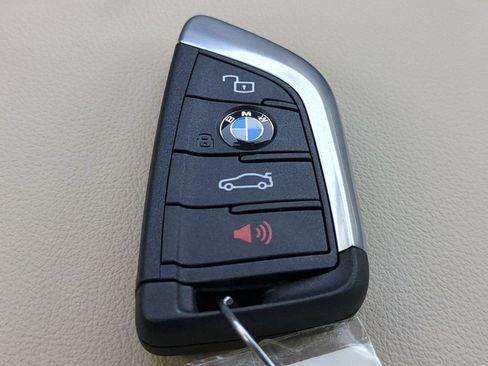 New 2026 BMW 330i Sedan w/ Premium Package RWD image 29