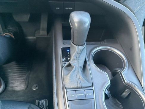 Used 2024 Toyota Camry SE image 59
