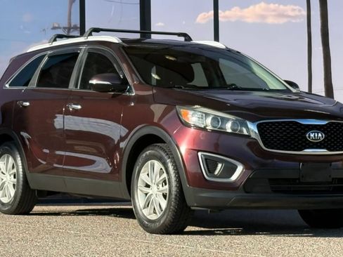 Used 2016 Kia Sorento FWD w/ LX Convenience Package image 17