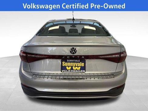 Certified 2025 Volkswagen Jetta SE w/ Sunroof Package image 5