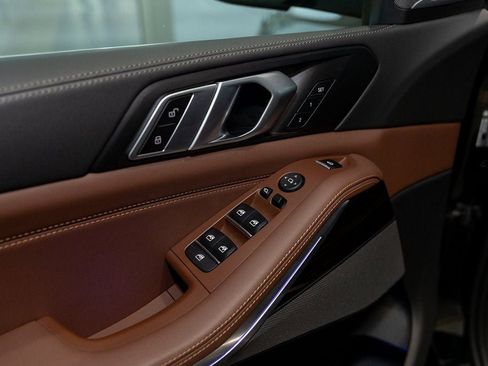 Used 2024 BMW X5 xDrive40i w/ Premium Package image 13