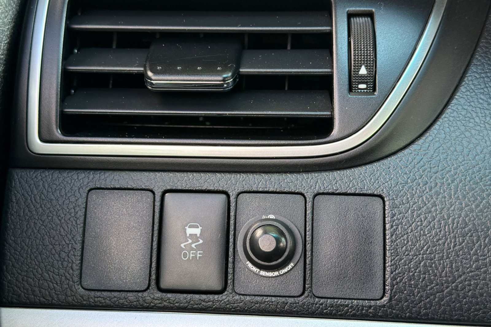 Used 2016 Toyota Camry SE FWD image 35